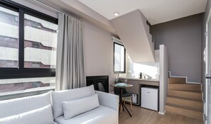 Executive Duplex | Living area | 32-inch Smart TV with digital channels - Next AW Franca by Viva - Prédio novo ao lado da Av Paulista (São Paulo)