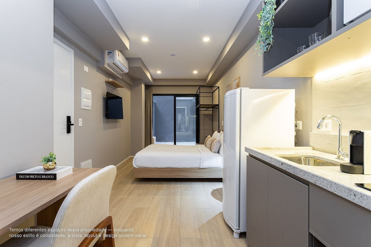 Comfort-Apartment | Individuell dekoriert, laptopgeeigneter Arbeitsplatz