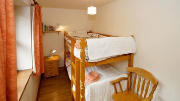 3 bedrooms, iron/ironing board, travel cot, free WiFi