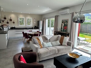 تلفزيون، كُتُب