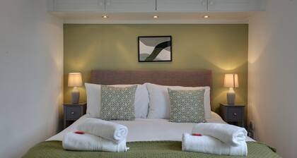 Entire home/flat perfect for contractors