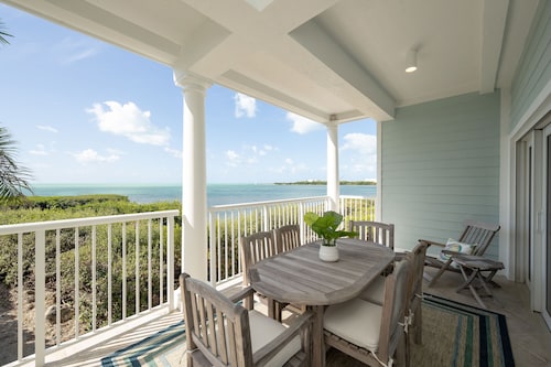 3 Bedroom 2 Bath Oceanfront Condo quiet and secluded adjacent to Hotel/Marina