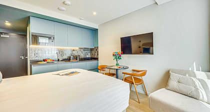 Farringdon Apartments by DMONTRIO