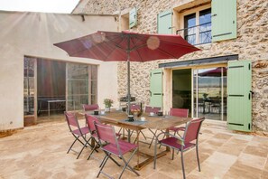 Outdoor dining - Les Bellangers 1 - Piscine et Jacuzzi (Artigues)