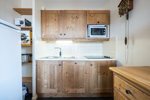 Refrigerador, microondas, horno y lavavajillas 