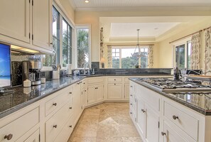 Fridge, microwave, oven, stovetop - New Rental!  Fabulous views, gorgeous home! (Kiawah Island)
