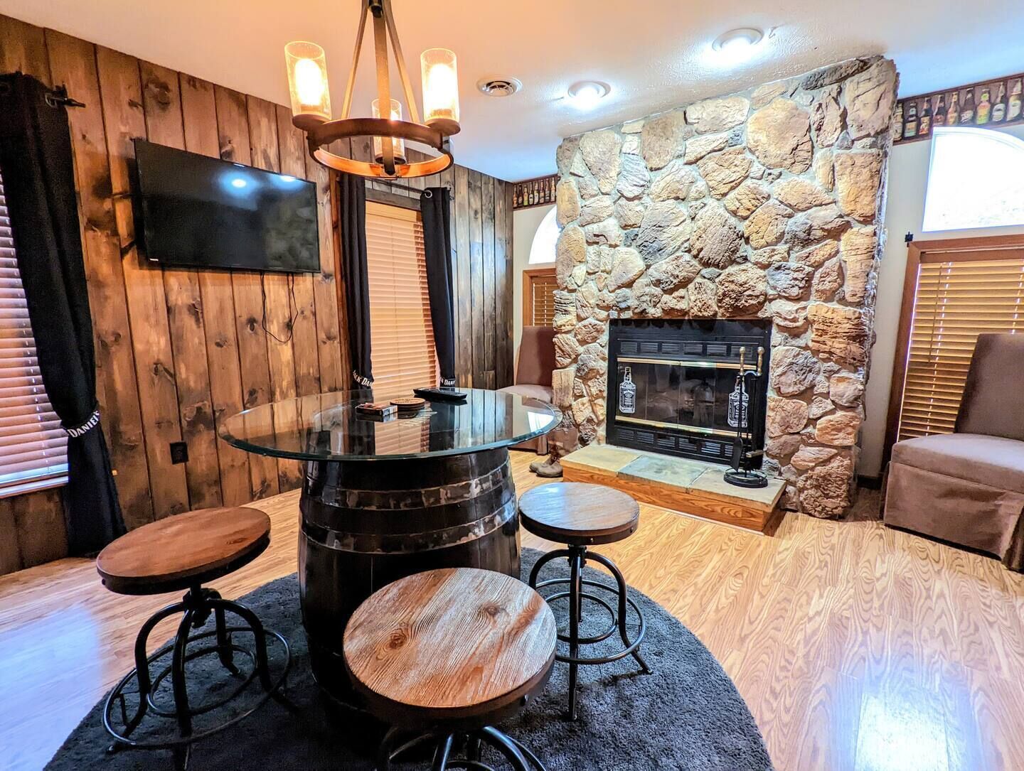 The perfect Fall getaway!  Spacious and beautiful home with fire pit