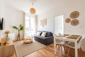 Dining - Le cosy - charming 2 bedrooms - hyper center (Reims)