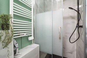 Free toiletries, hair dryer