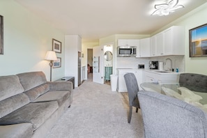 TV - Assateague Inn 206 by Seaside Vacations & Sales (Chincoteague)