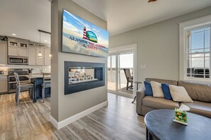 TV - Luxurious Waterfront on Marsh Island! (Chincoteague Island)