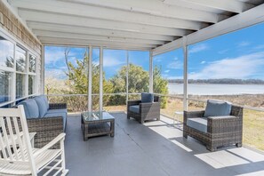 Interior - Shackeau East - Magnificent Views! (Chincoteague Island)