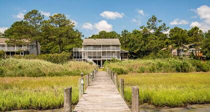 The Happy Crab - Waterfront on Chincoteague Island!