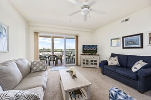 Flat-screen TV - Sunset Bay 110 - Waterfront with a Pool! (Chincoteague Island)