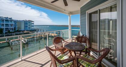 Sunset Bay 216 - Luxurious Waterfront with a Pool!