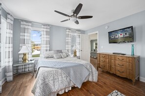 4 bedrooms, iron/ironing board, WiFi, wheelchair access