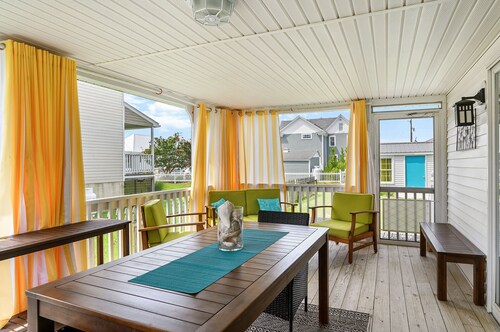 Bertie Street Cottage by Seaside Vacations & Sales