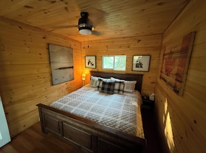 4 bedrooms, desk, iron/ironing board, free WiFi - Enjoy Beautiful Sunrise & Sunset in Your Private Island Paradise (Duoro-Dummer)