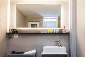 Apartemen | Kamar mandi | Handuk