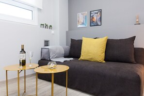 Apartment | Living area - Renovated Gem in Zografou (Zografos)