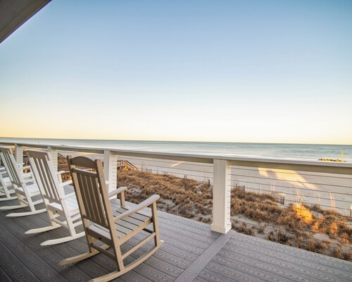 Water's Edge Amazing fully remodeled interior oceanfront 6 bedroom