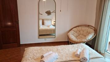 1 bedroom, WiFi, bed sheets