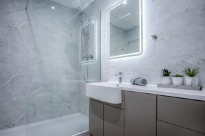 Badewanne, Haartrockner