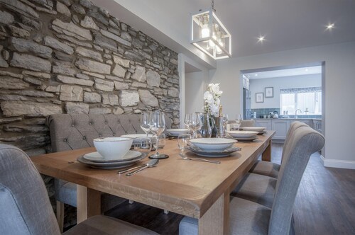 Kiln Park Farmhouse - 4 Bedroom Cottage - Narberth