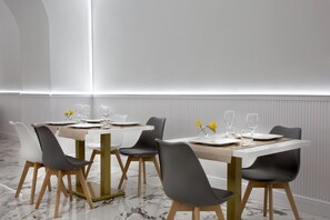 Breakfast area - Palazzo Sant'Antonio (Naples)