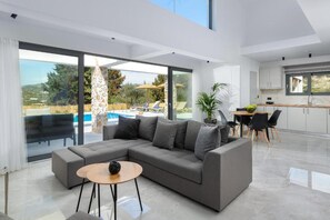 Smart TV - Aiora Luxury Villas - Villa 1 (Afantou)