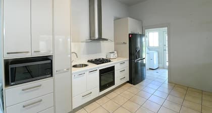 Darling St - Charming CBD Abode