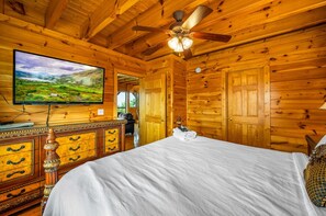 2 habitaciones, escritorio, tabla de planchar con plancha y wifi gratis 
