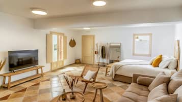 Elite Suite | 1 bedroom, Egyptian cotton sheets, premium bedding, desk