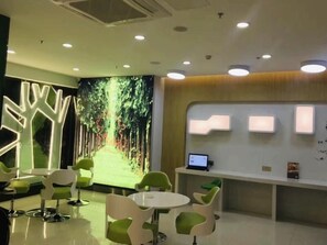 Lobby - Vatica Hefei Anqing West Road Nongda East Gate Hotel (Hefei)