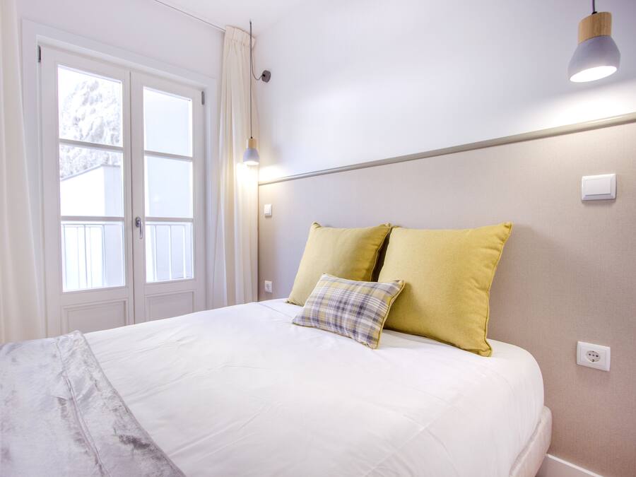 Family Apartment | Egyptian cotton sheets, premium bedding, laptop workspace
