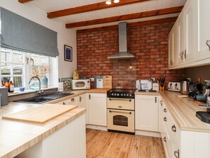 Cottage | Interior - Seahares (Seahouses)