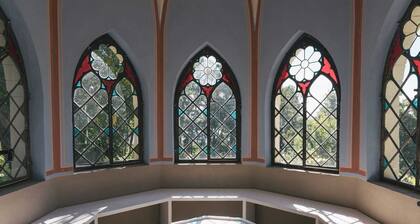 REMISE LOFT: Spacious apartment with balcony, loggia window and water access