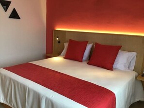 3 عدّة غرف نوم وخزنة داخل الغرفة ومكتب وواي فاي مجانًا