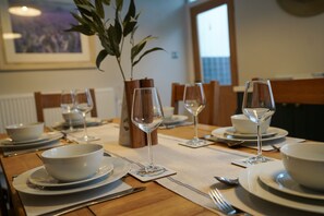 Dining - Sage Cottage: Buxton Family Getaway with Log Fire (Buxton)