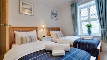 3 bedrooms, travel crib, free WiFi, bed sheets