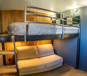 Room - 20m from ski lifts, 2nd floor, swimming pool, sauna, balcony, tv, ski locker, 27m², Les Orres (Les Orres)