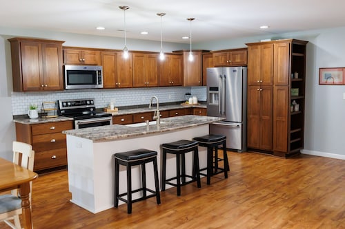 Ultimate Country Home with a 4800 sq.ft shed- pickle ball, corn hole, and more!!