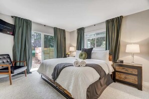 4 bedrooms, iron/ironing board, WiFi, bed sheets