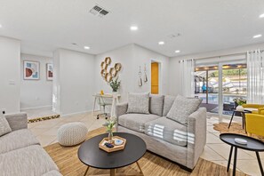 Smart TV, fireplace, offices - Oasis in Seminole, heated pool (Seminole)