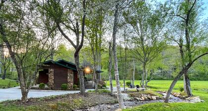 Secluded Creekfront Cabin Mountain Views.• Easy Access for Cars/Cycles•Near TOTD