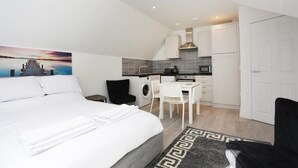 1 chambre, lit parapluie, Wi-Fi, draps fournis
