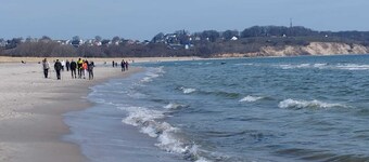 Close to the beach and with sea views, apartment in a quiet, central location