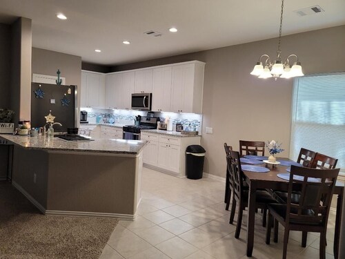 Beautiful 3 Bed 2.5 bath home with long drive way
