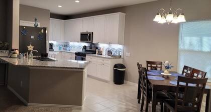 Beautiful 3 Bed 2.5 bath home with long drive way
