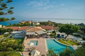 Pool - Ionian Aura (Akrotiri)